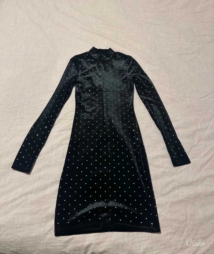 H&M crna plisana haljina sa cirkonima