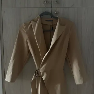 Nov Ps. fashion kombinezon