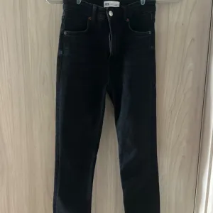 Zara uske farmerke visokog struka