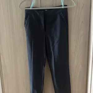 Zara elegantne pantalone