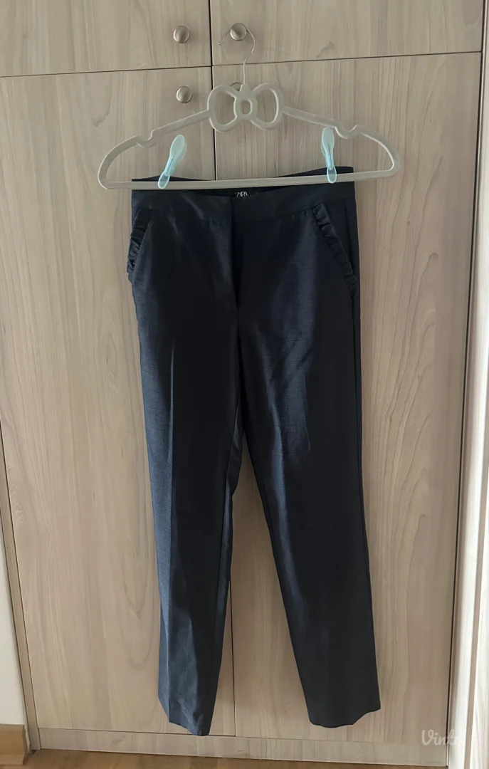 Zara elegantne pantalone