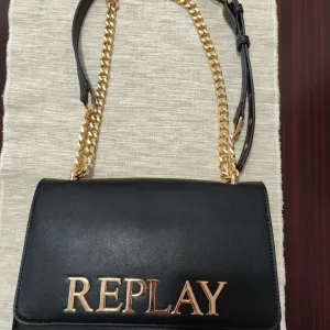 Replay crna torba