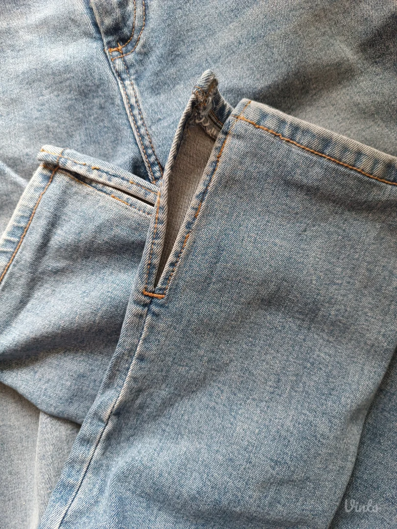 Zara farmerice-ravan kroj 36