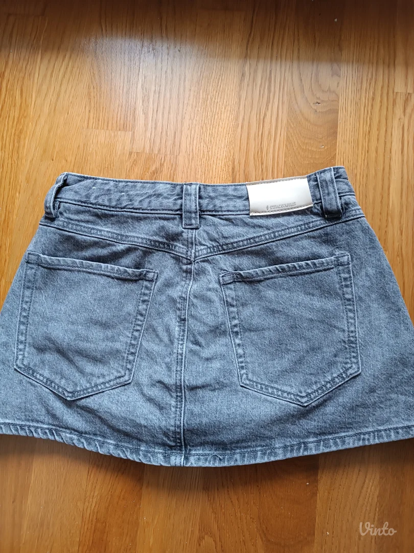 Stradivarius skort S