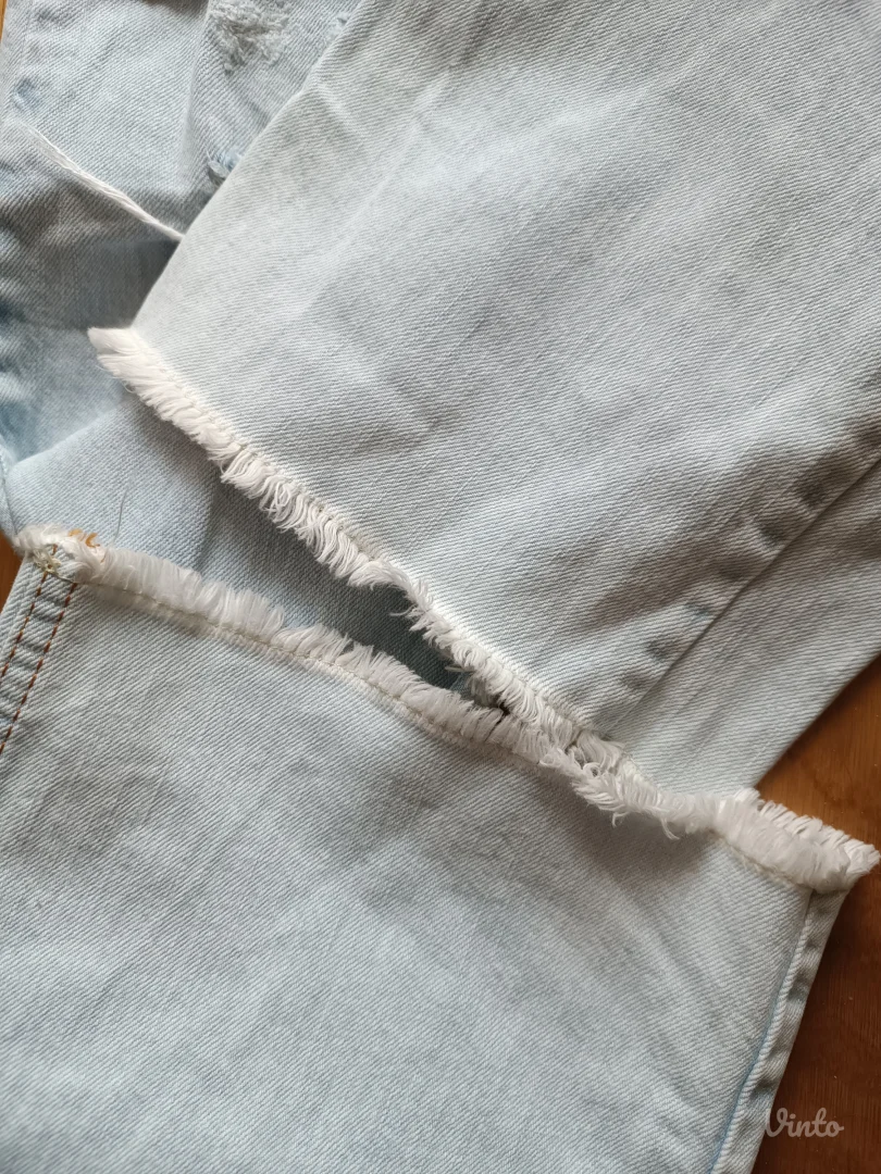 Farmerice sa efektnim pojasom 38