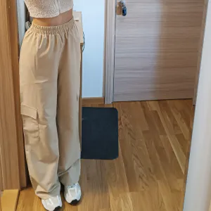 Boohoo ženske pantalone 36