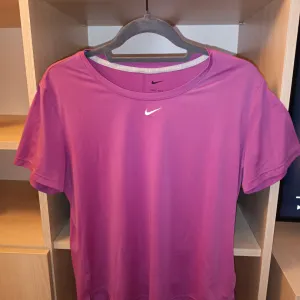 Nike Dri-Fit original ženska majica M