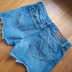 Tommy Hilfiger original zenski sorts S