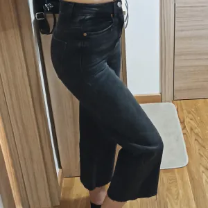 ZARA crop farmerice XS