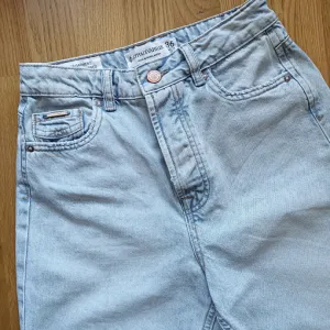 Stradivarius mom fit nove farmerice 36