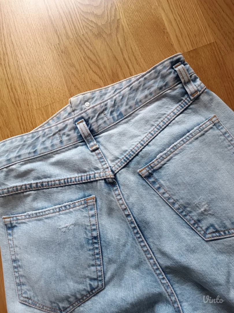 Farmerice sa efektnim pojasom 38