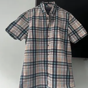 Muška košulja na kratke rukave