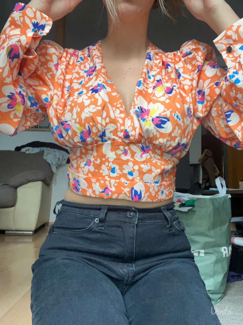 Cvetna elegantna majica