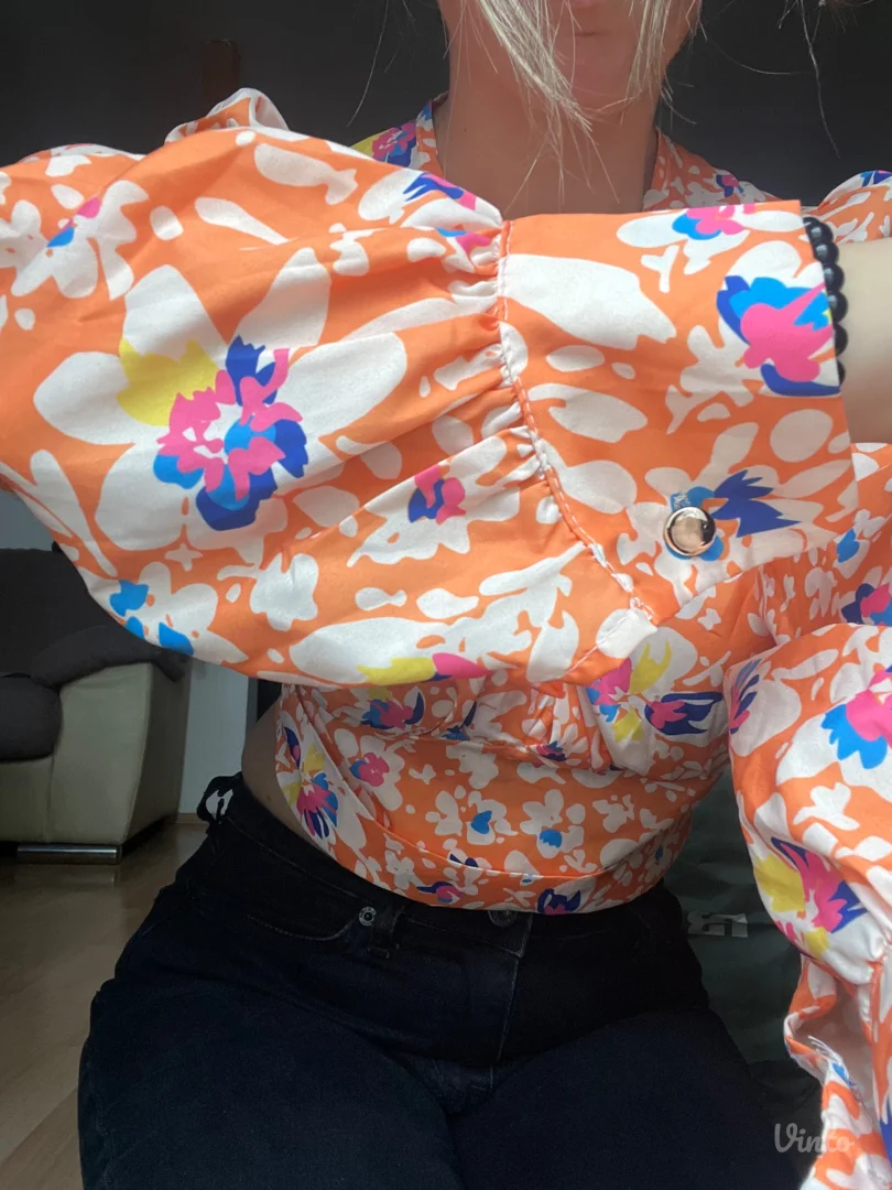 Cvetna elegantna majica