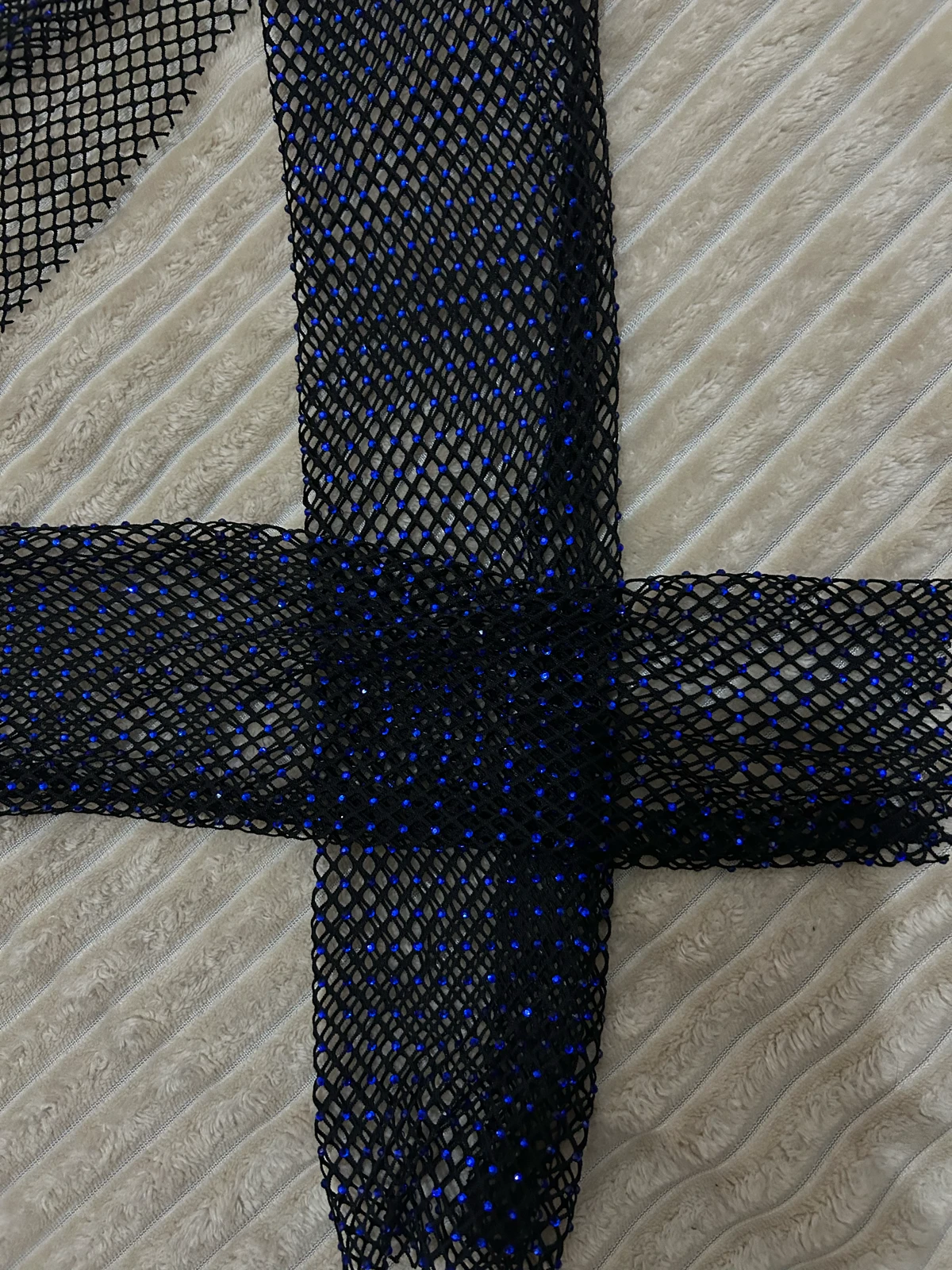 Bershka mrezasti top sa cirkonima