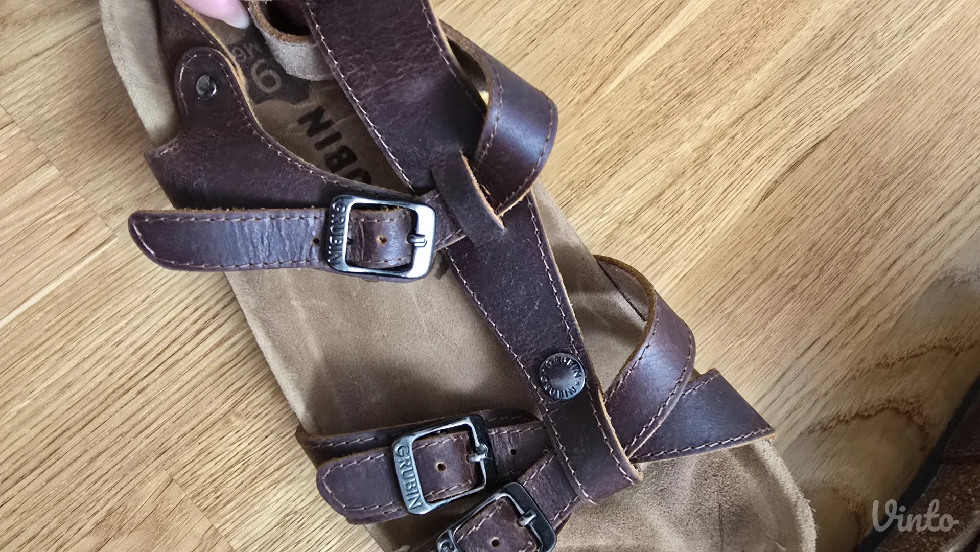 Grubin kozne sandale