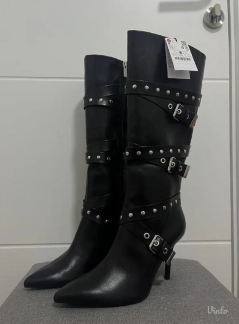 NOVE BERSHKA CIZME SA ETIKETOM