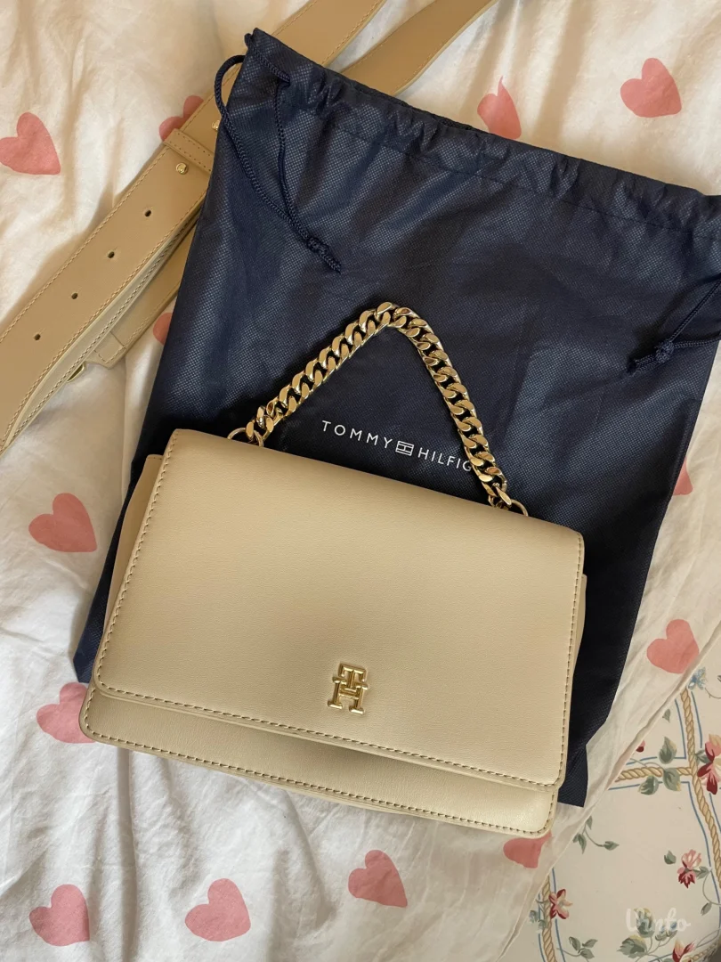 Tommy Hilfiger torbica