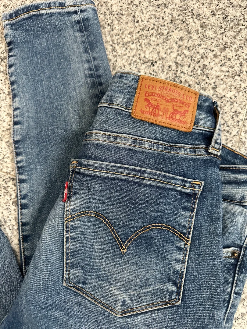 Levis 711 skinny farmerice
