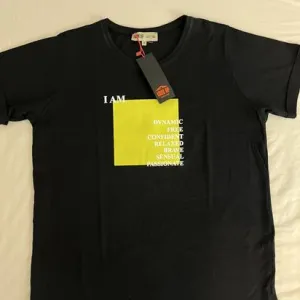 Look up zenska majica nova