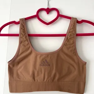 ADIDAS top
