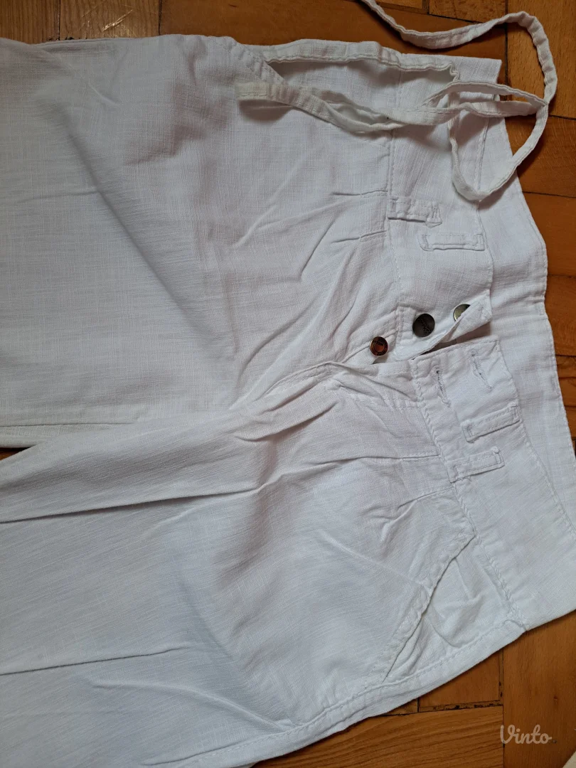 Bele lanene pantalone