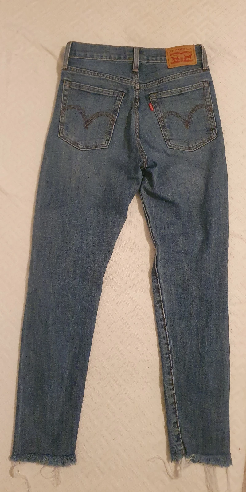 Levis wedgie skinny w25 (br.34/36) sa elastinom