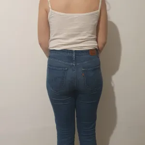Levis 721 high rise skinny w27 (eu36-38)