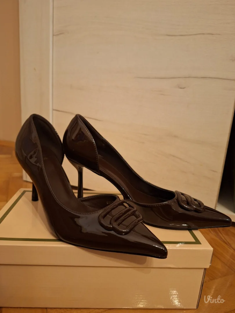 Ženske bordo salonke