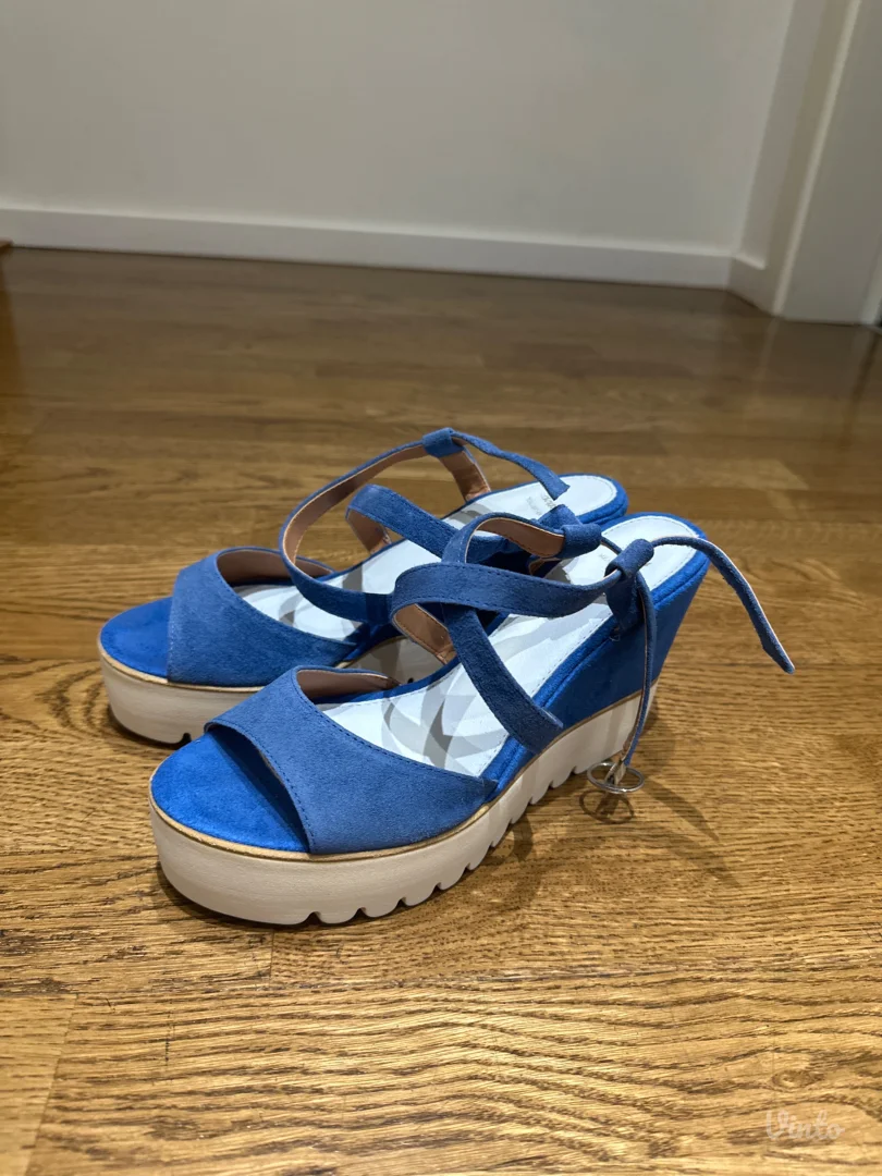 Sandale Bata broj 41