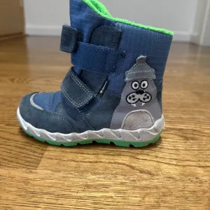 Nepromočive super fit čizmice broj 25