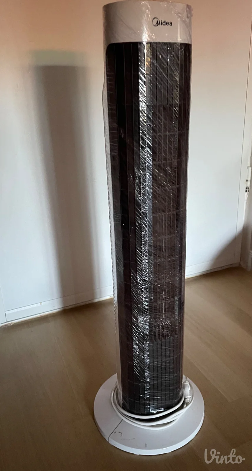 vertikalni ventilator MIDEA nov