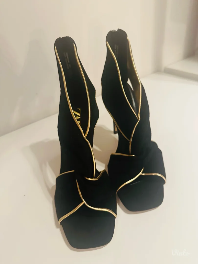 Zara kozne cipele, nove