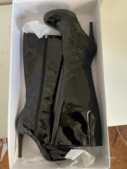 Guess kozne lakovane cizme