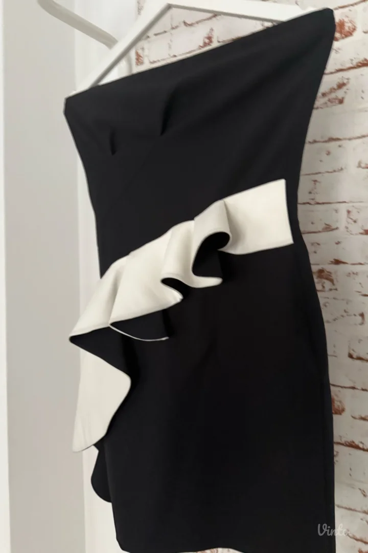 Zara crno bela haljina