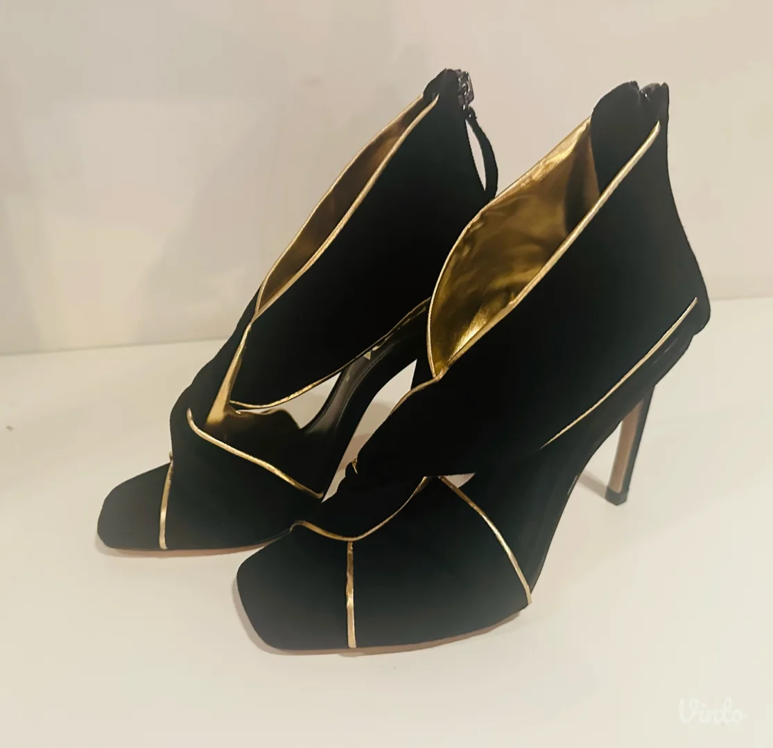 Zara kozne cipele, nove