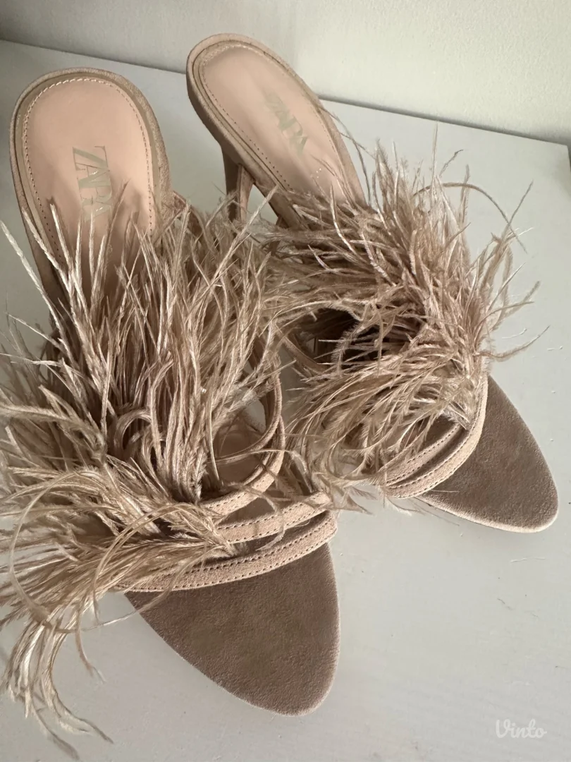 Zara papuce sa perjem