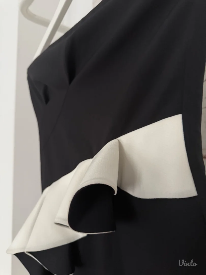 Zara crno bela haljina