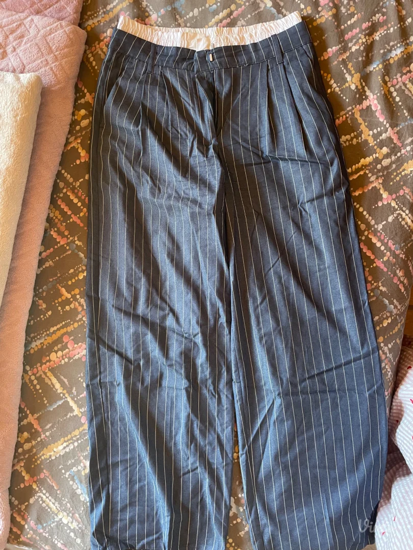 bershka pantalone