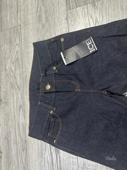 Nove Iceberg farmerke