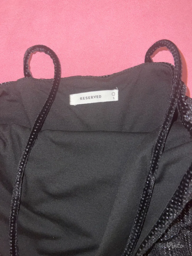 Crna ženska haljina