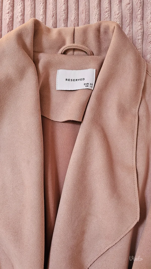 Reserved bebi roze nov mantil