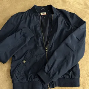 Tommy jeans, zenski suskavac