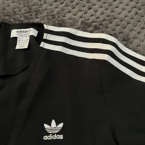 Adidas Sample majica