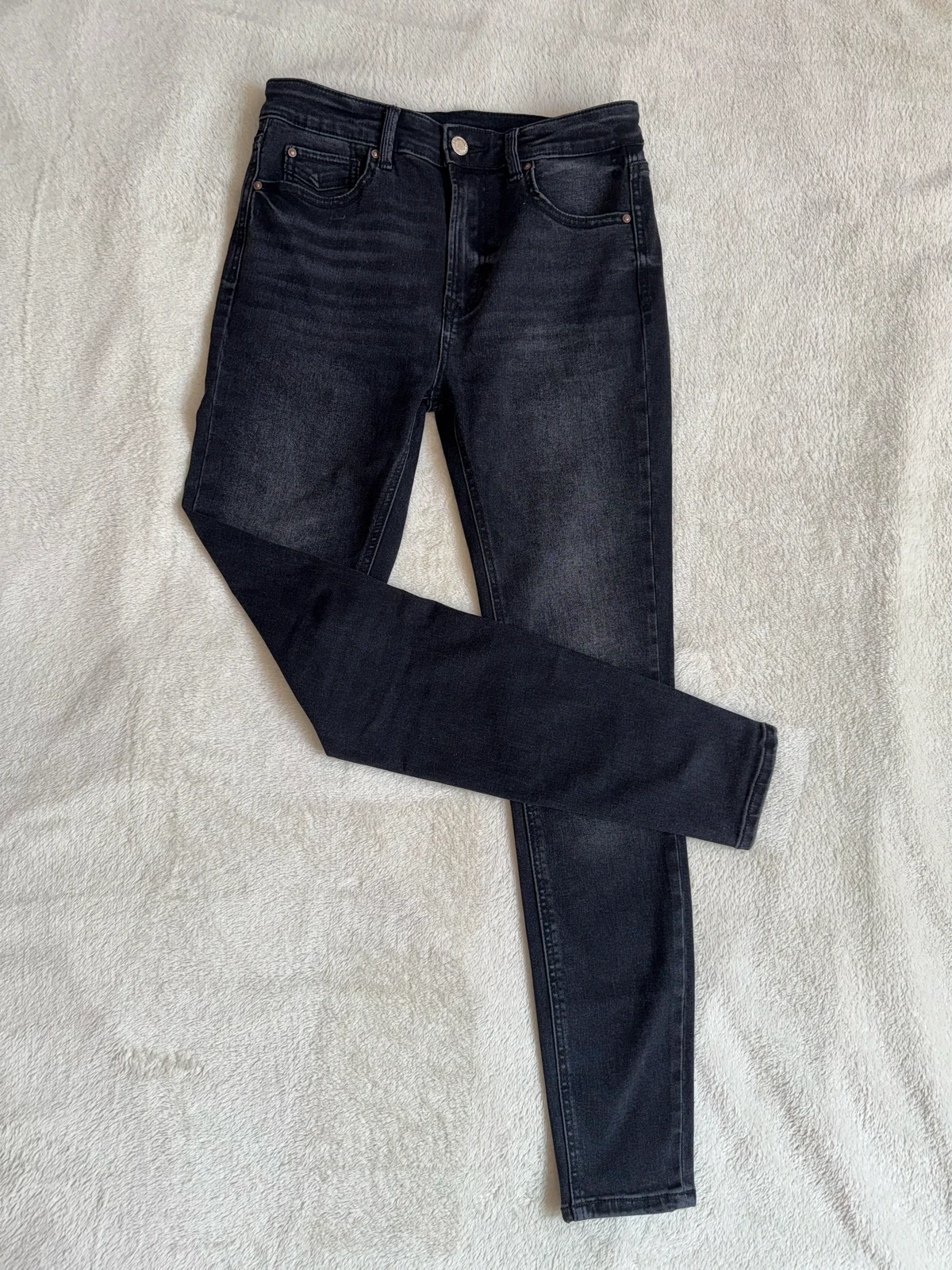 Stradivarius viralne farmerke D07 - KAO NOVE