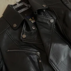 Ženska kožna jakna