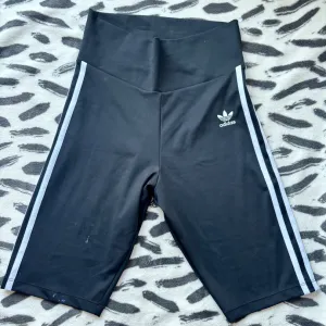 Adidas biciklističke