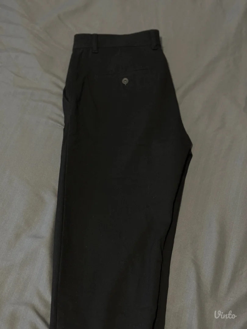 Zara crne pantalone