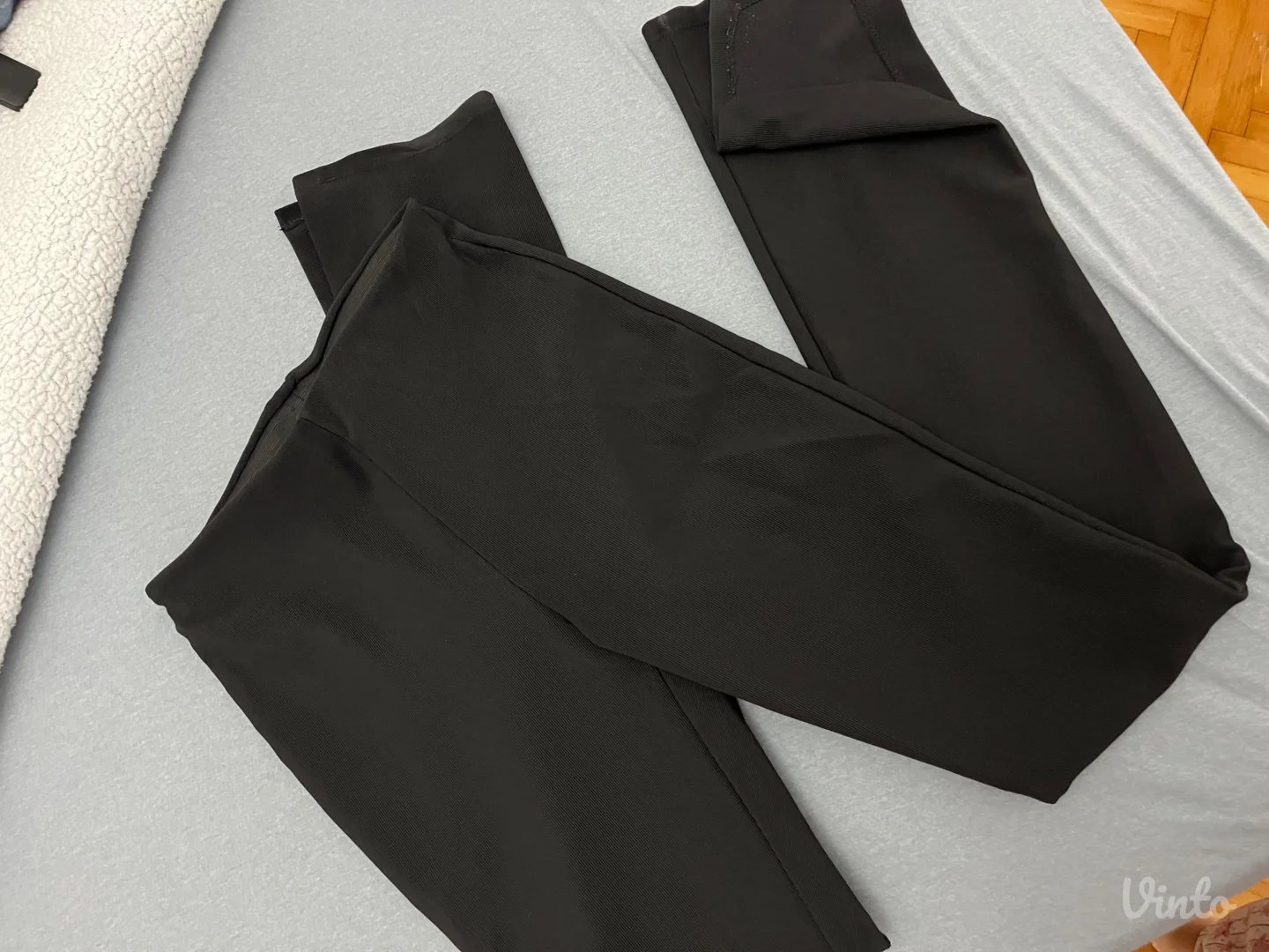 Nove pantalone M velicina