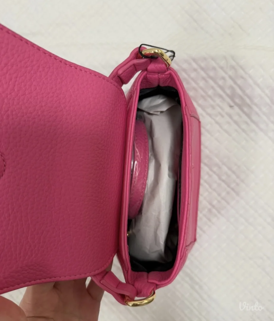 PS fashion kozna torbica sa etiketom